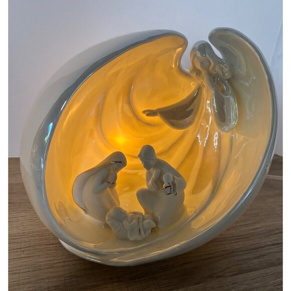 AppleTree Nativity Scene Light-Up Figurine Angel Mary Joseph Baby Jesus - Picture 1 of 15